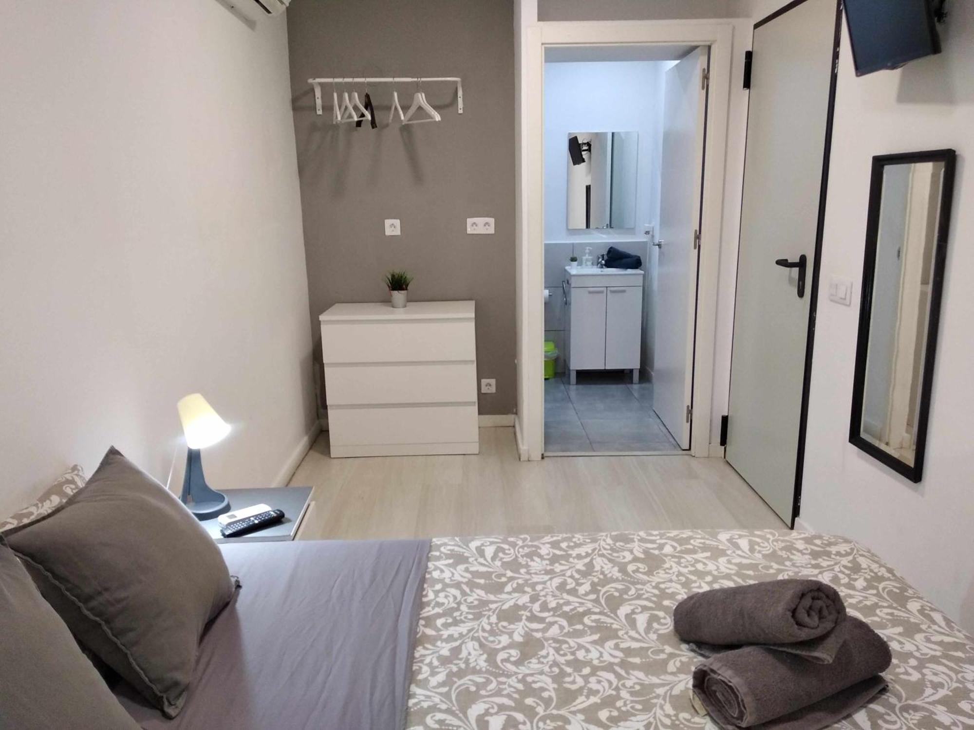 Hotel Urban Basic *